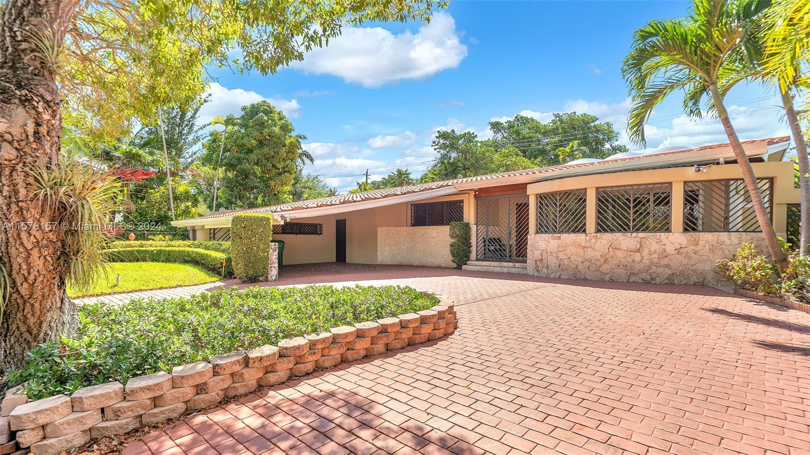 BAY HEIGHTS - Residential