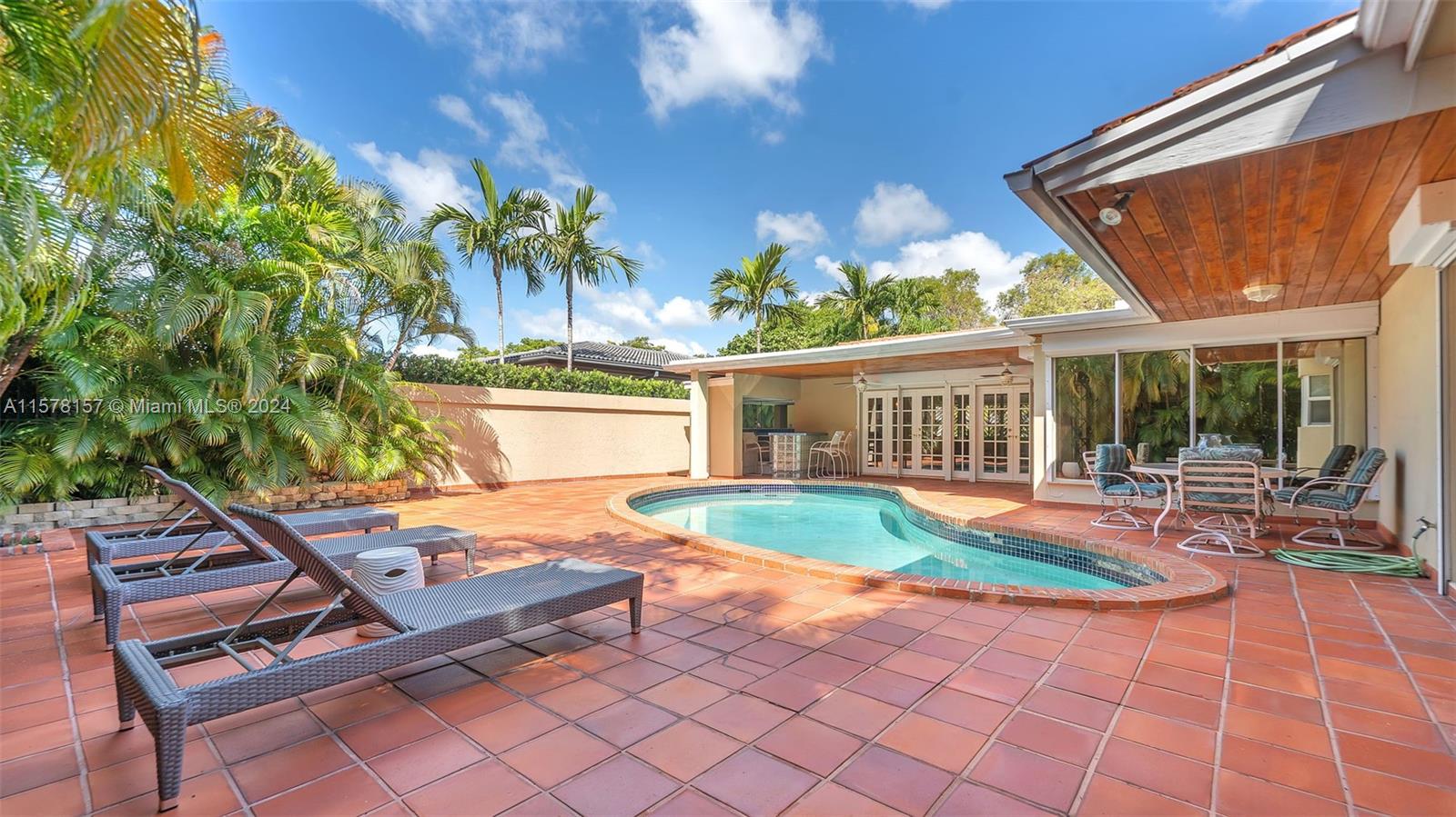 BAY HEIGHTS - Residential