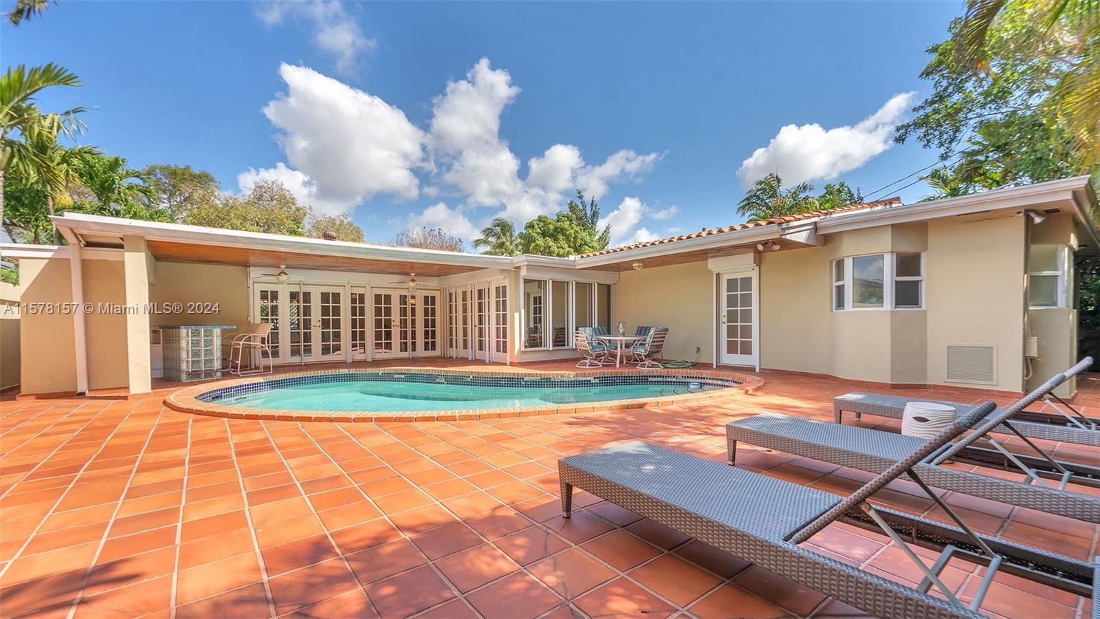 BAY HEIGHTS - Residential