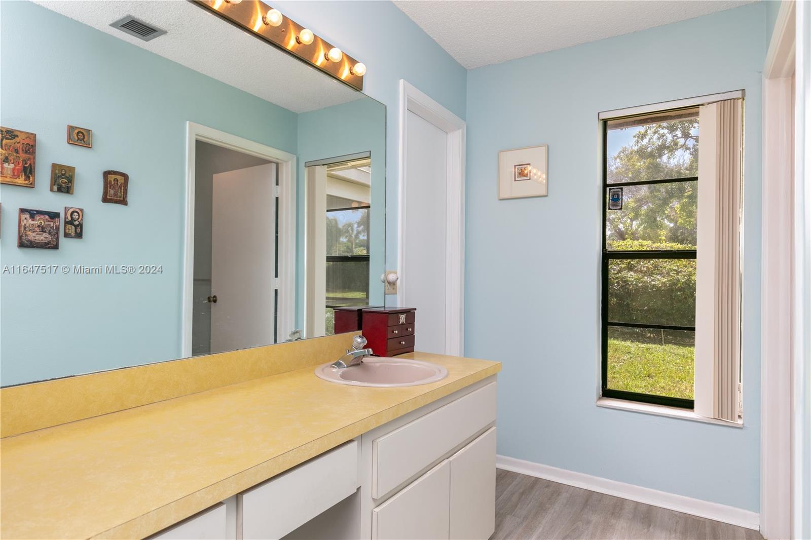 RAMBLEWOOD VILLAS - Residential
