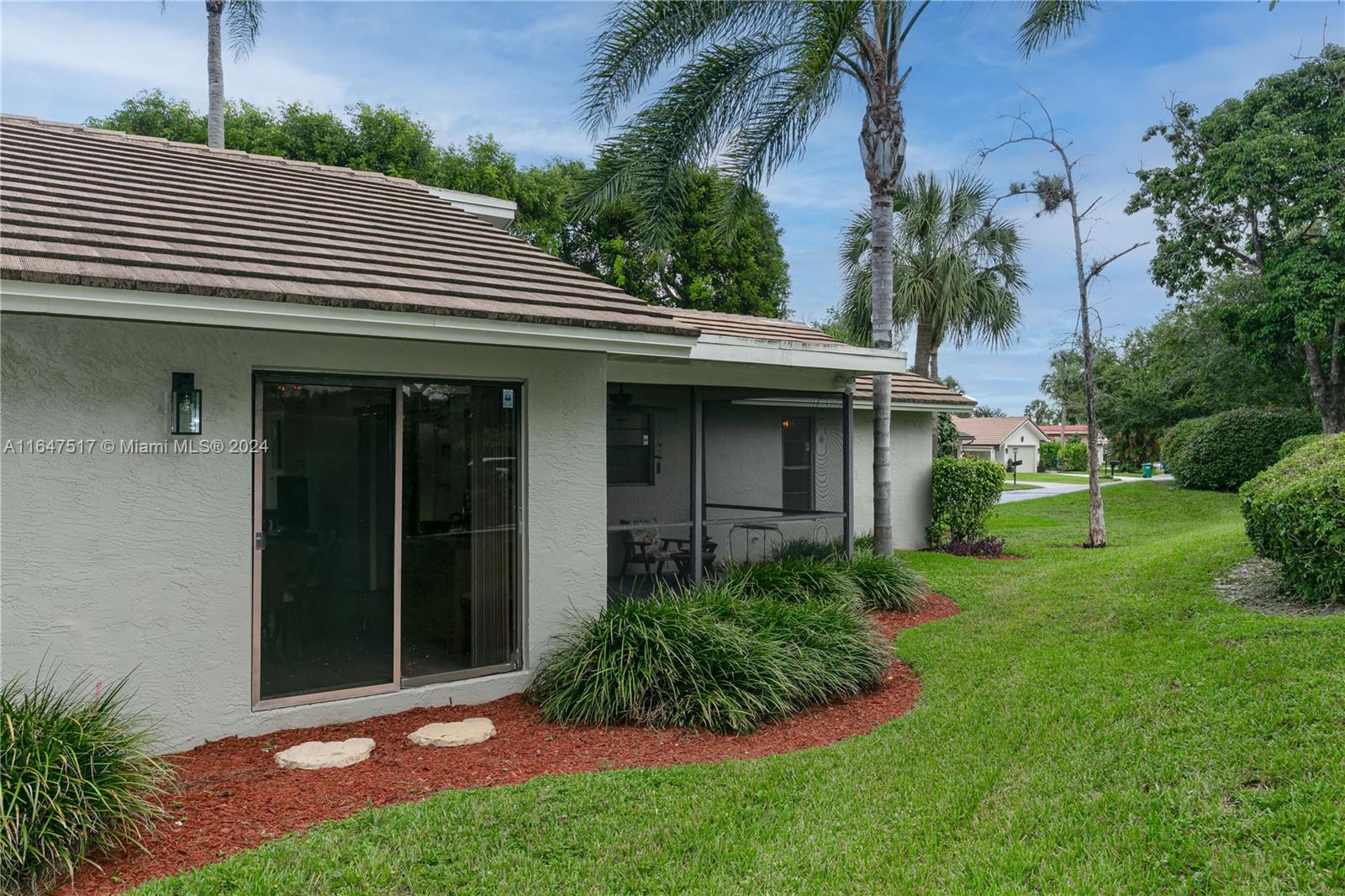 RAMBLEWOOD VILLAS - Residential