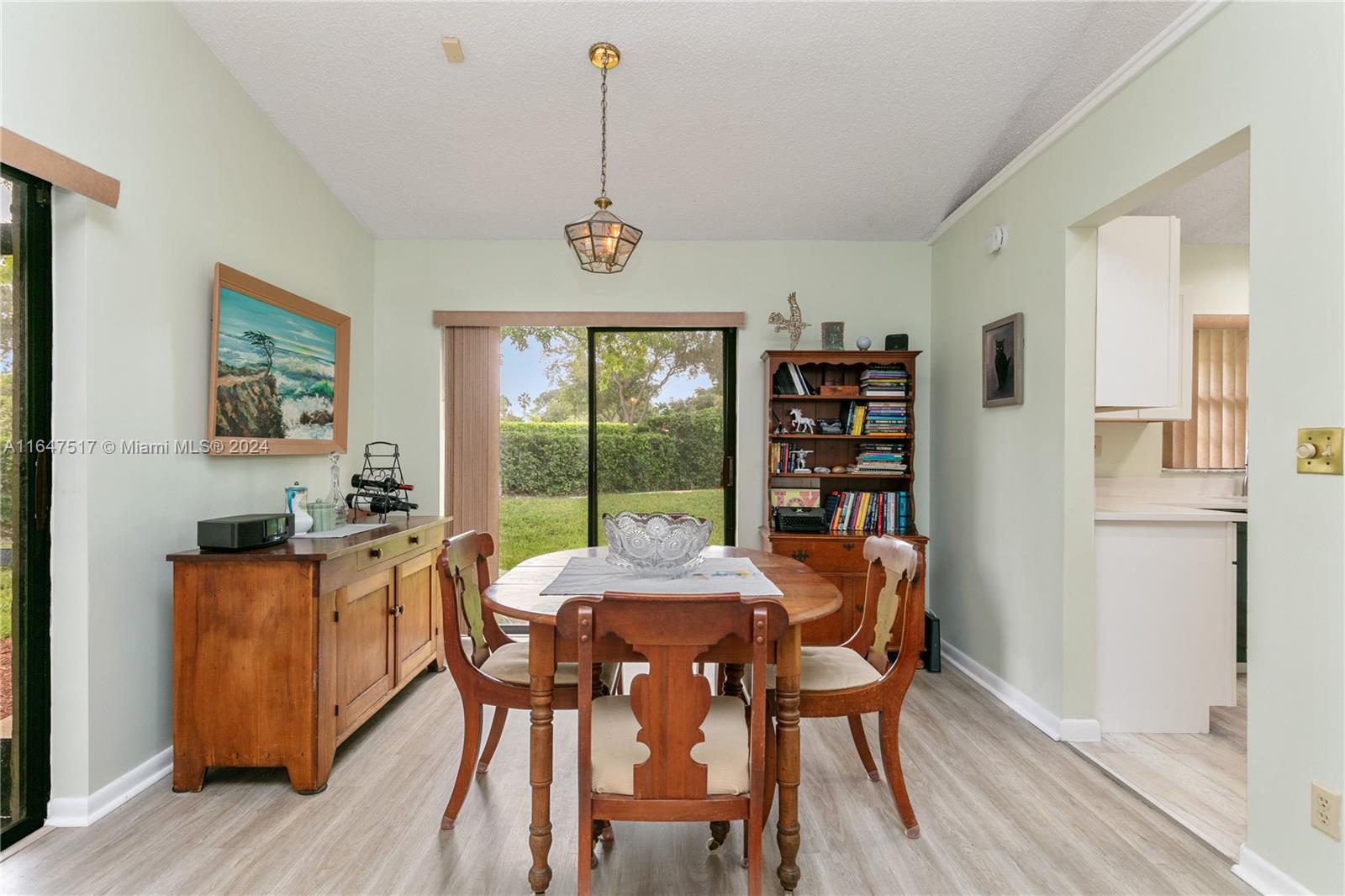 RAMBLEWOOD VILLAS - Residential