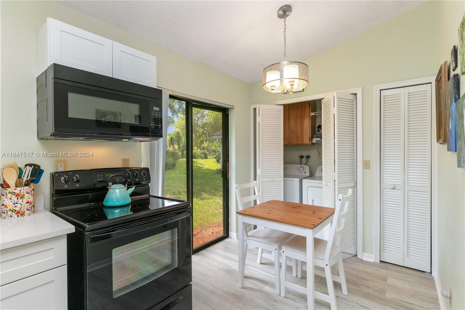 RAMBLEWOOD VILLAS - Residential