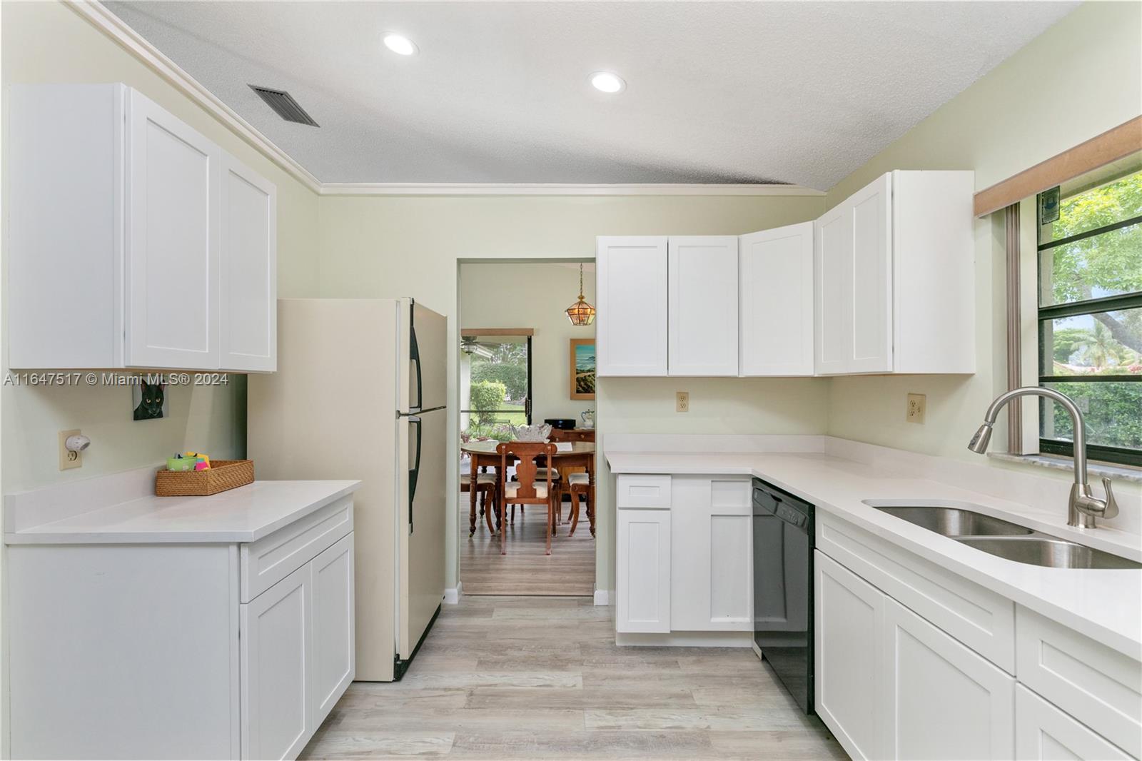 RAMBLEWOOD VILLAS - Residential