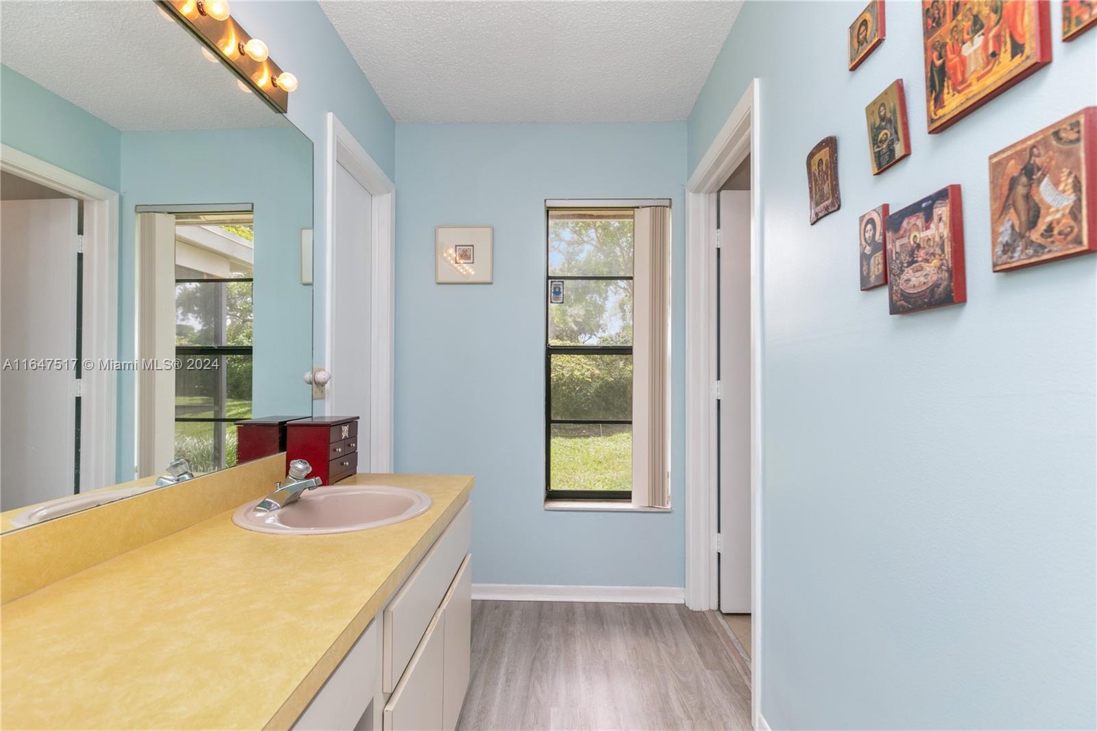 RAMBLEWOOD VILLAS - Residential