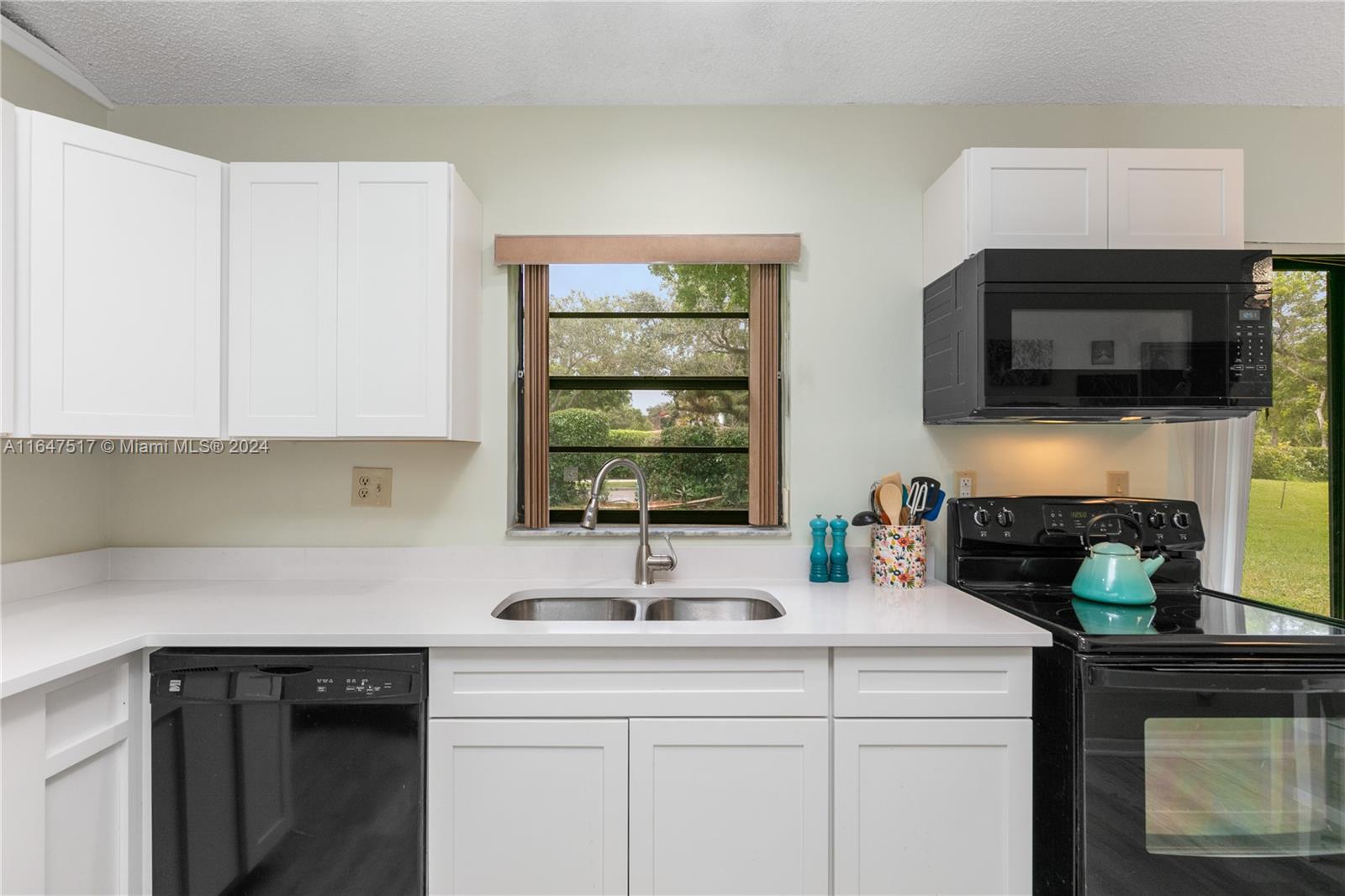 RAMBLEWOOD VILLAS - Residential