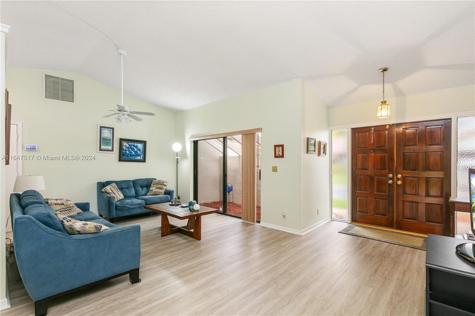 RAMBLEWOOD VILLAS - Residential