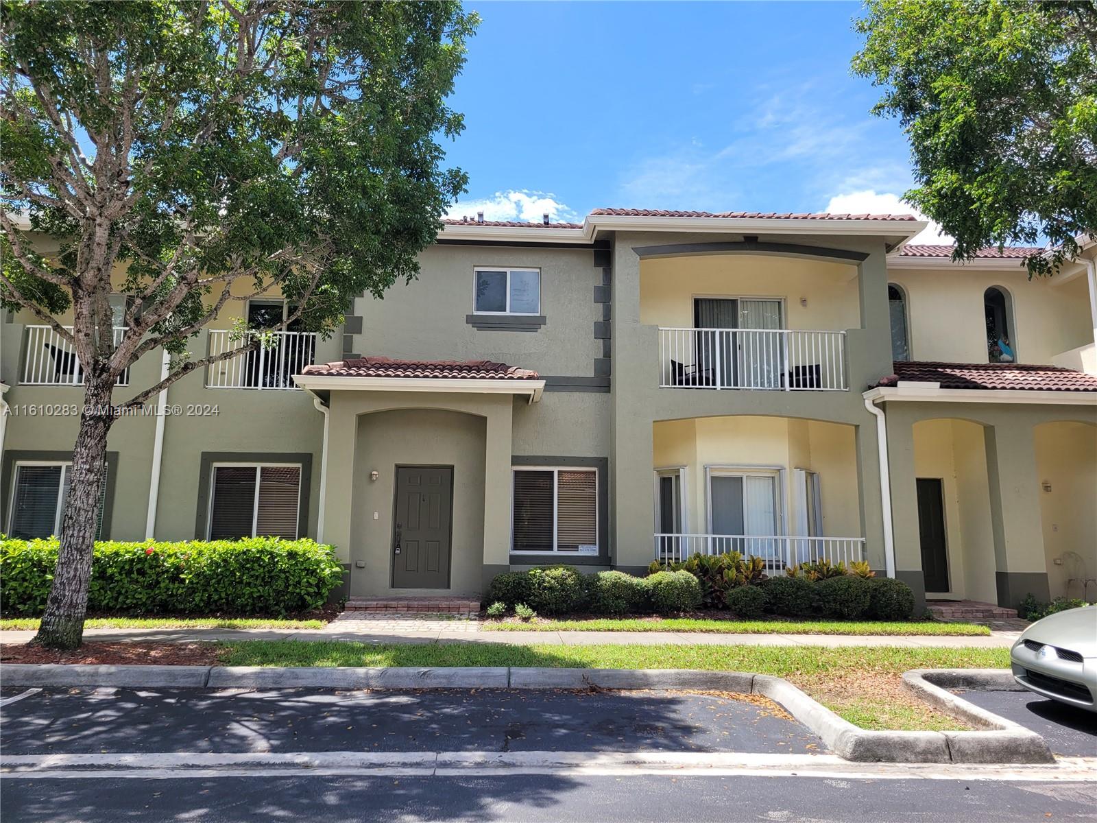 Property for Sale at 2456 Se 19th Ct, Homestead, Miami-Dade County, Florida - Bedrooms: 3 
Bathrooms: 3  - $345,000