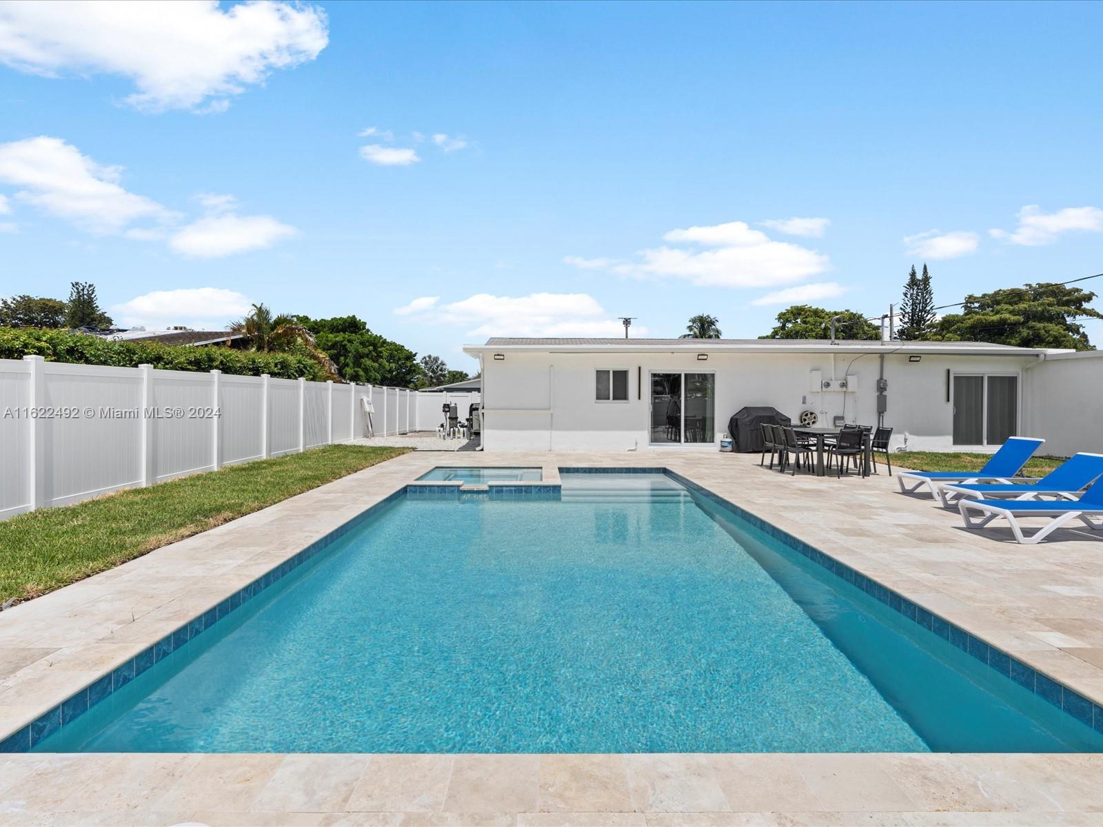 GOLD COAST TWIN VILLAS WE - Residential
