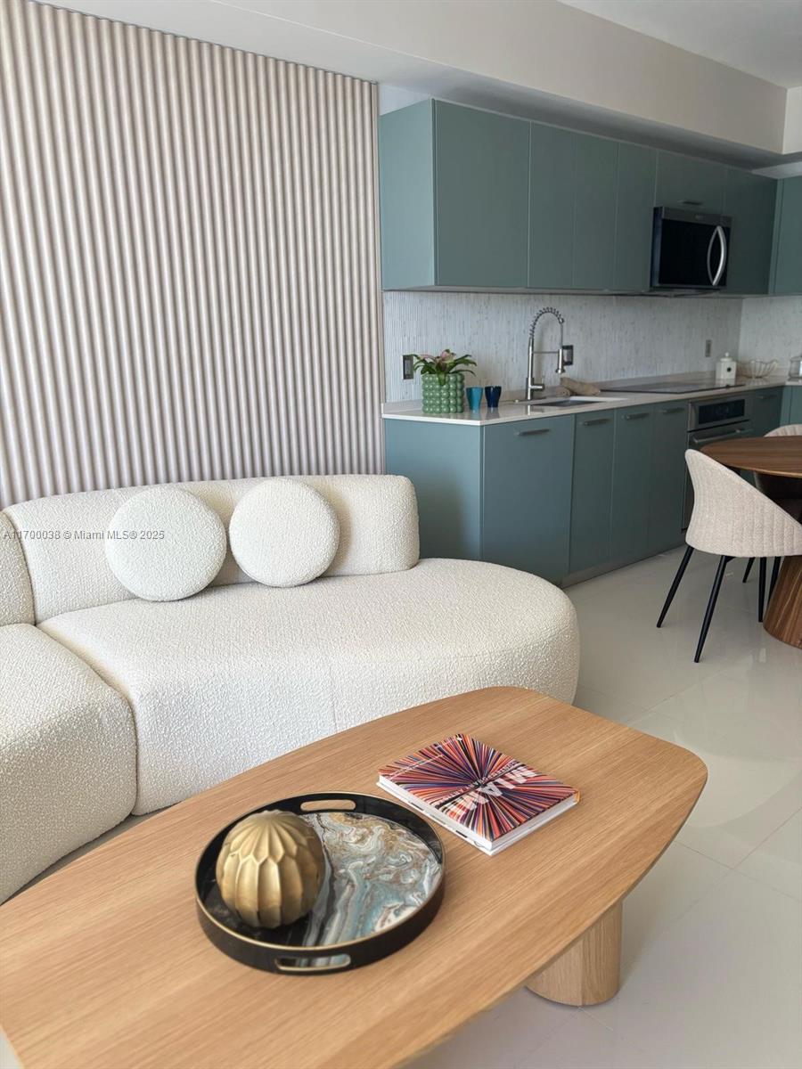 1300 Brickell Bay Dr 604