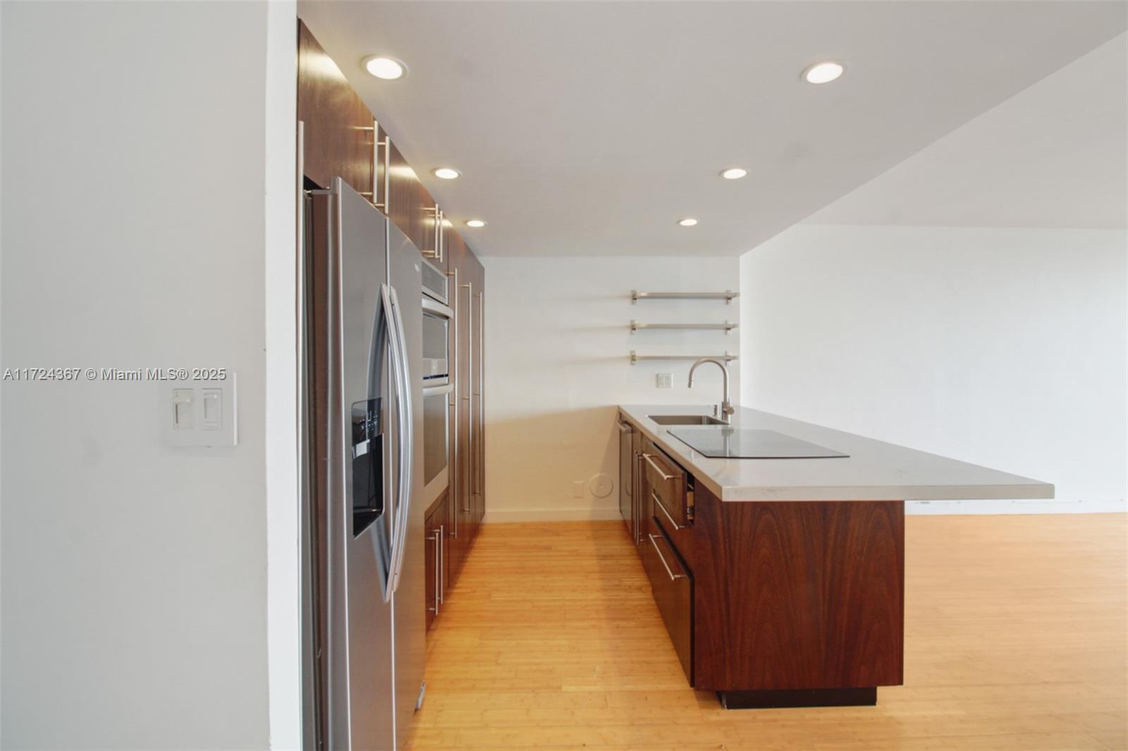 ISLAND TERRACE CONDO - Residential