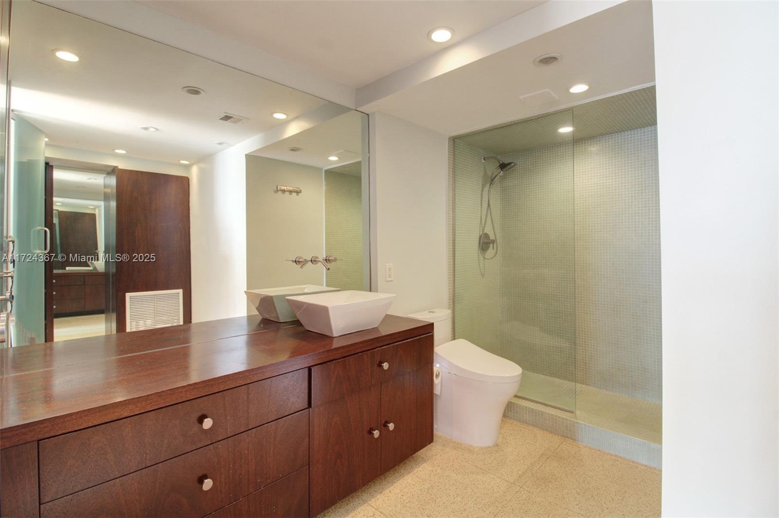 ISLAND TERRACE CONDO - Residential