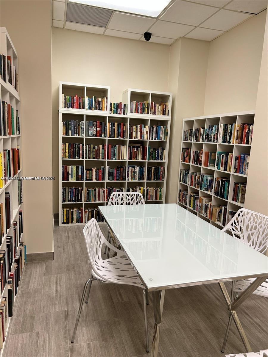 SEA AIR TOWERS CONDO - Residential Lease