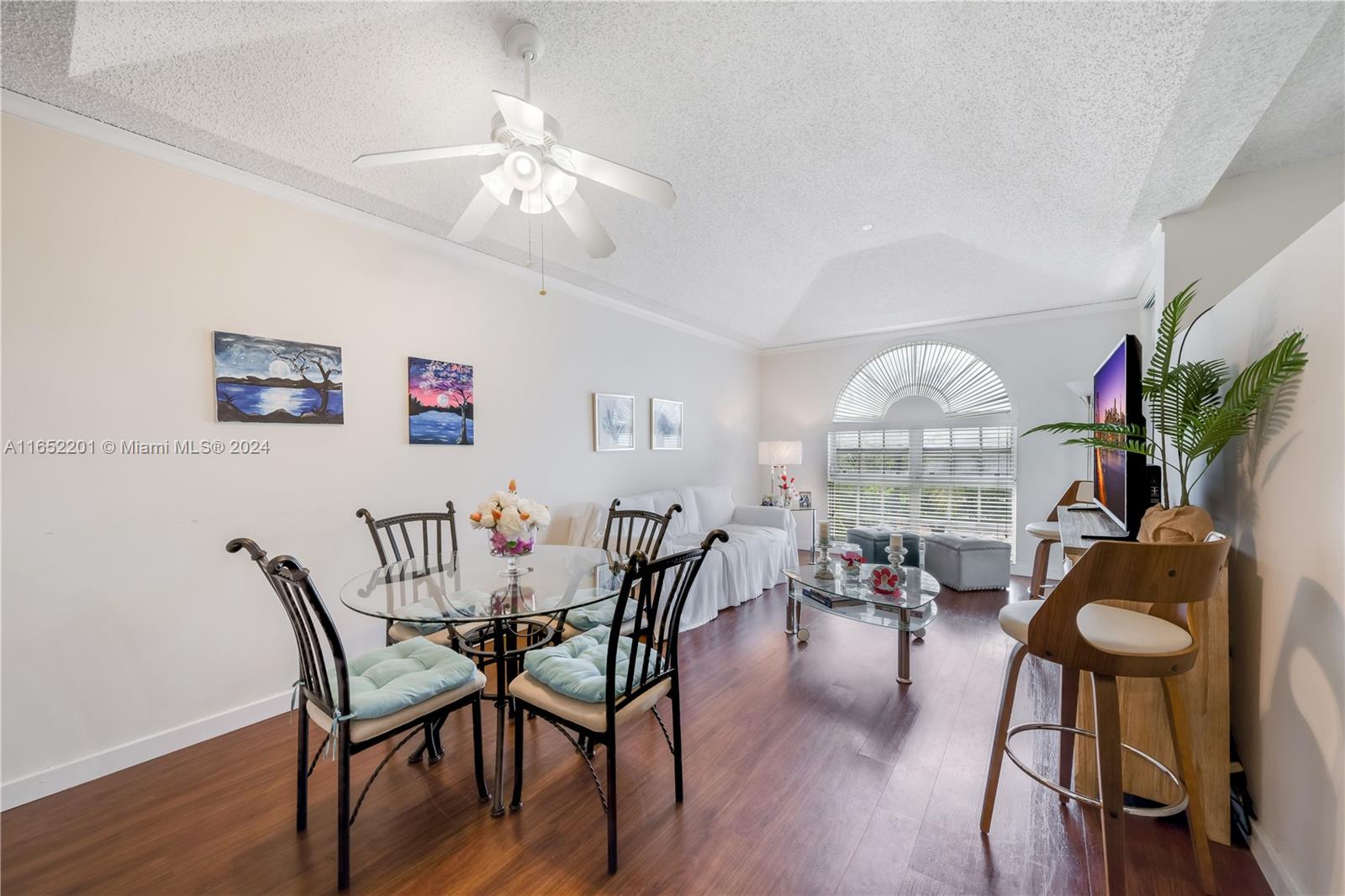 UNIVERSITY INN CONDO - Residential
