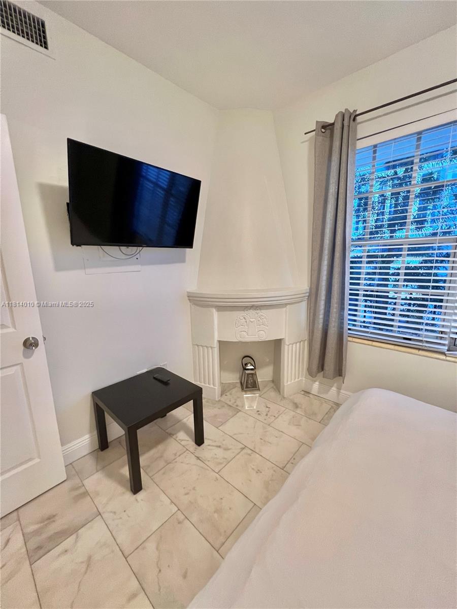 FIRST ON PENN CONDO - Residential Lease