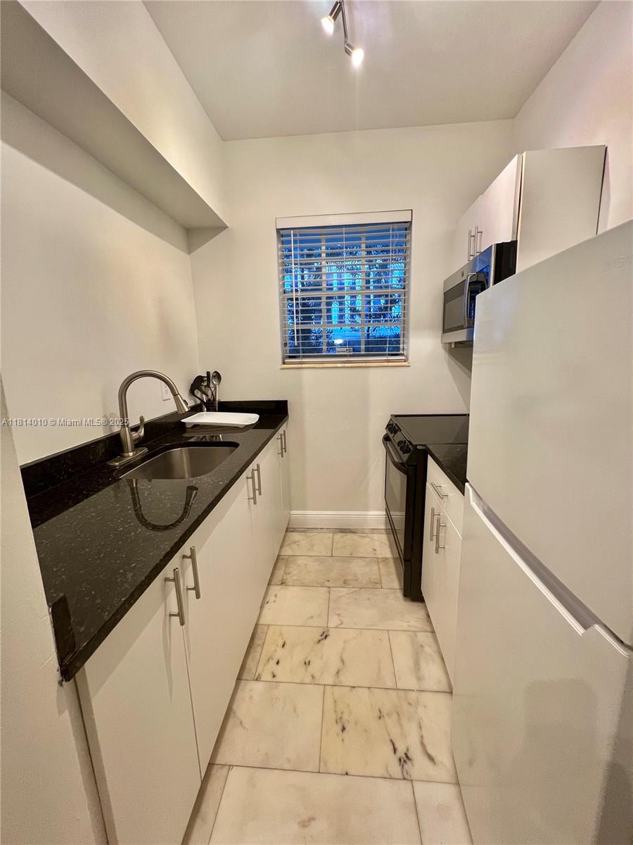 FIRST ON PENN CONDO - Residential Lease