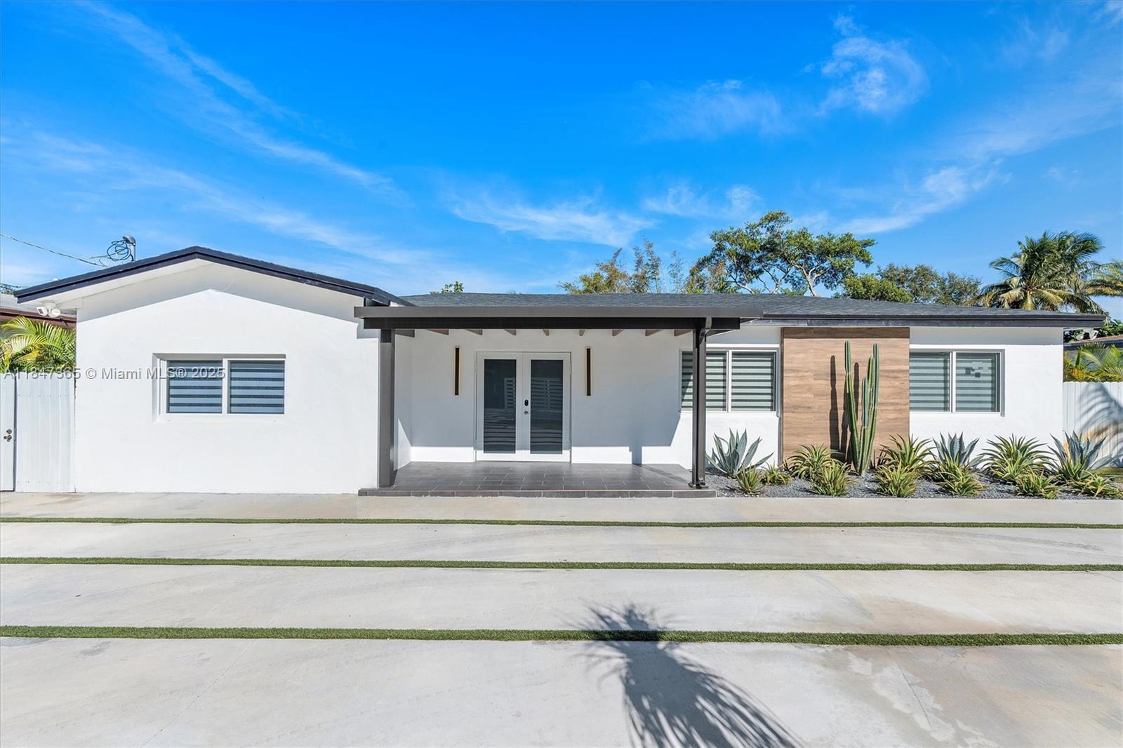 225 NE 150th St