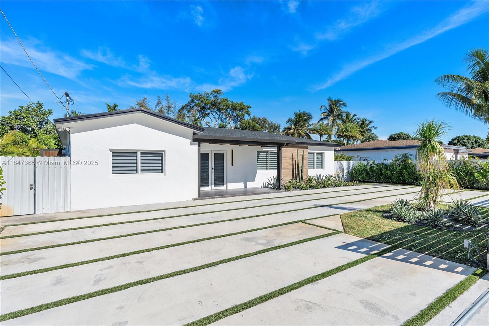 225 NE 150th St
