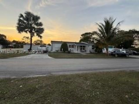 3795 NW 165th St Miami Gardens FL 33054