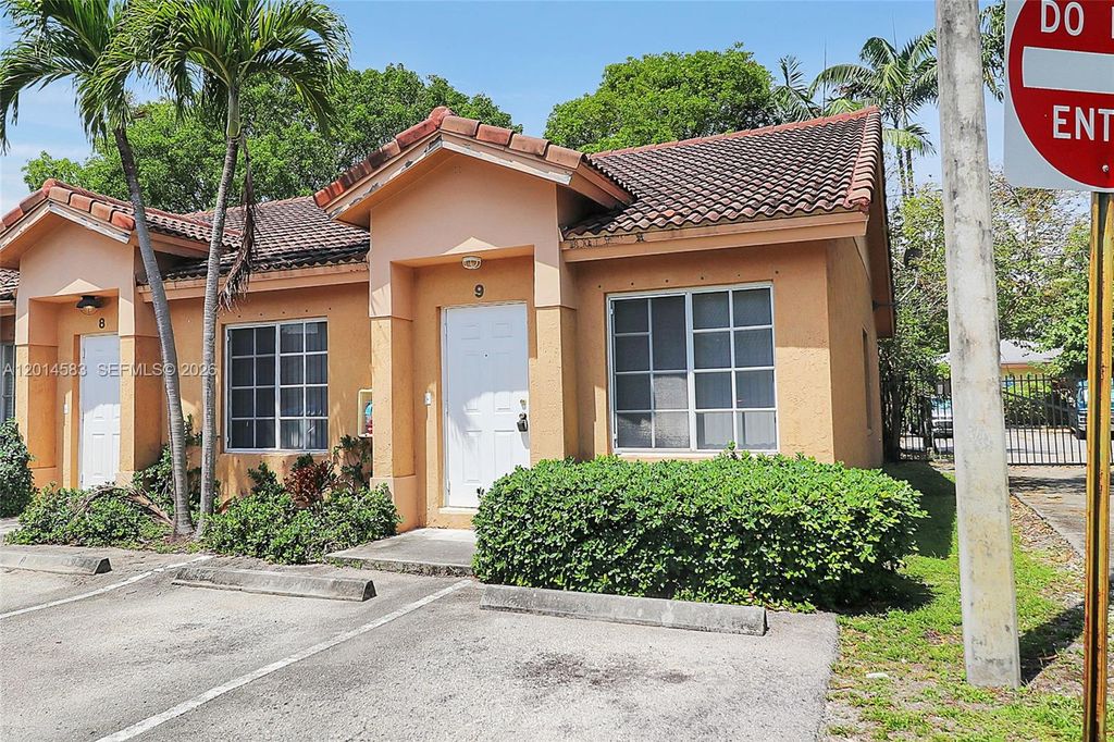 Photo of 117 SE 3rd Ave #9, Hallandale Beach, FL 33009 (MLS # A12014583)