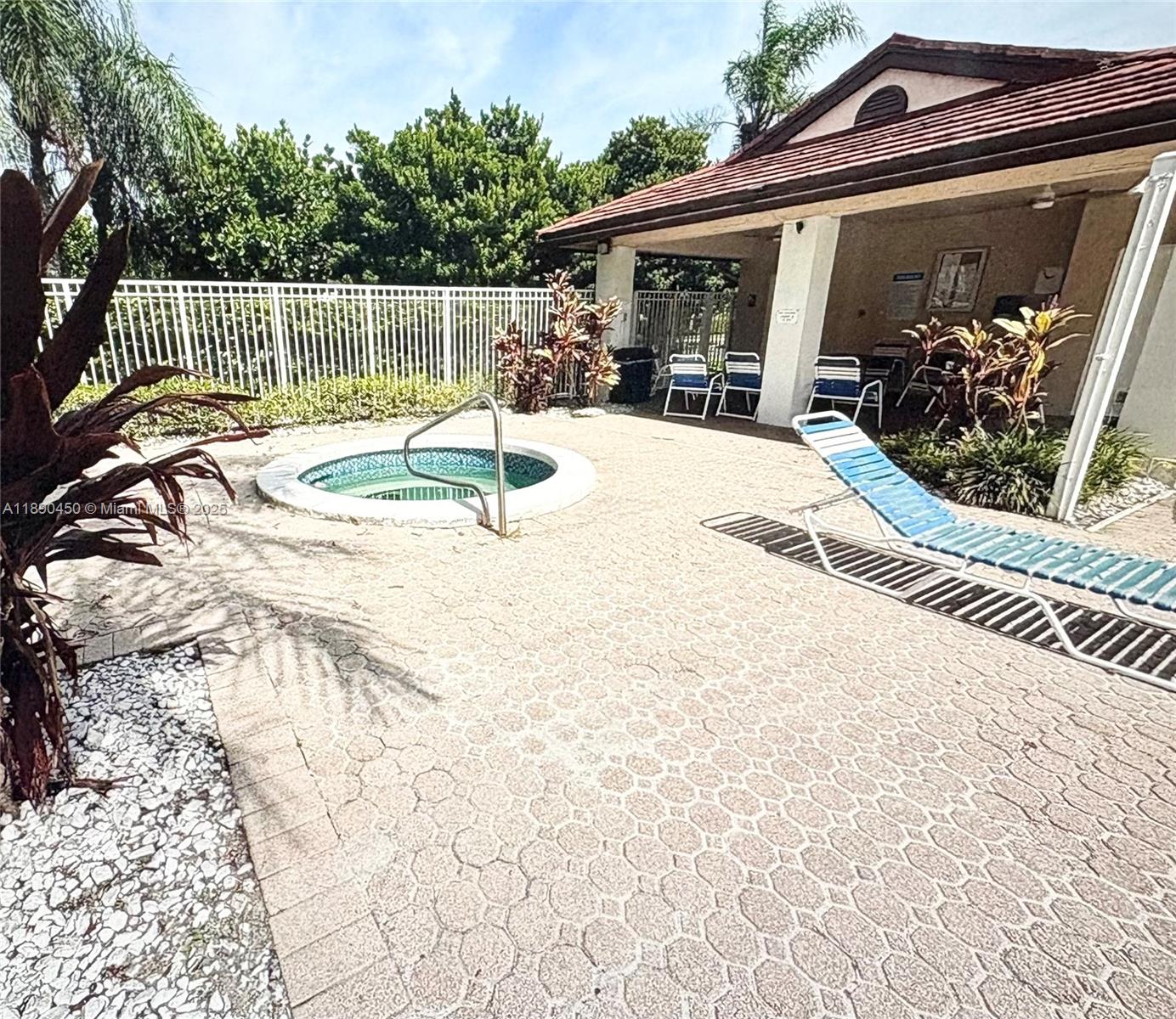 CLUB QUARTERS AT RAINTREE - Residential Lease