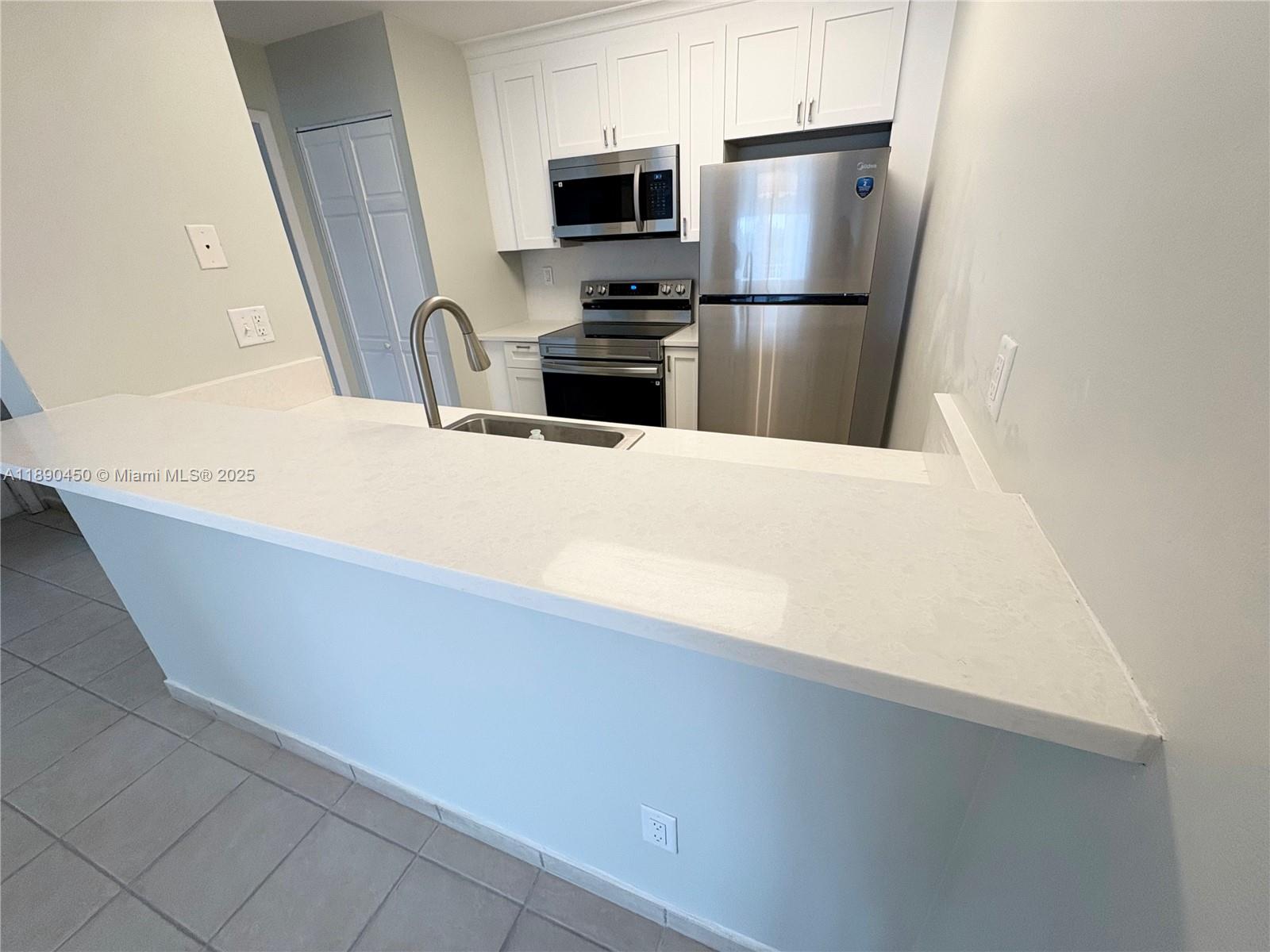 CLUB QUARTERS AT RAINTREE - Residential Lease