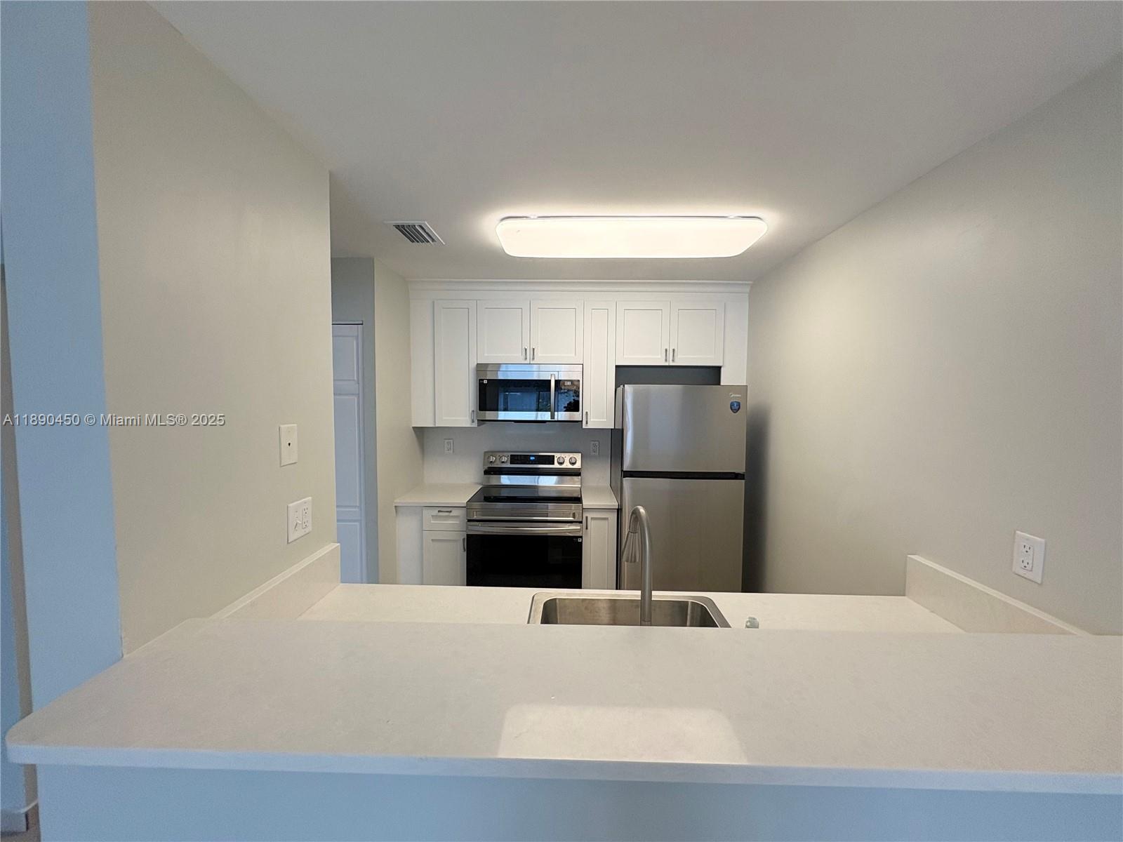 CLUB QUARTERS AT RAINTREE - Residential Lease