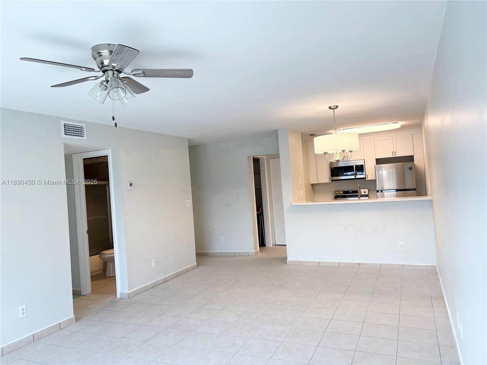 CLUB QUARTERS AT RAINTREE - Residential Lease
