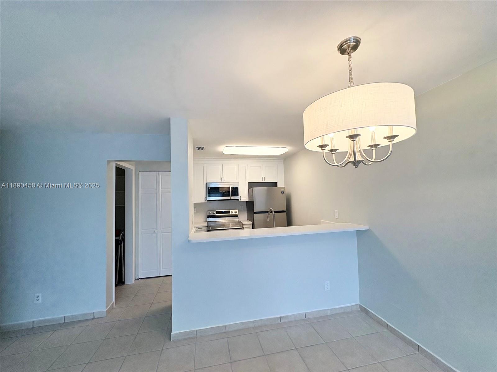 CLUB QUARTERS AT RAINTREE - Residential Lease