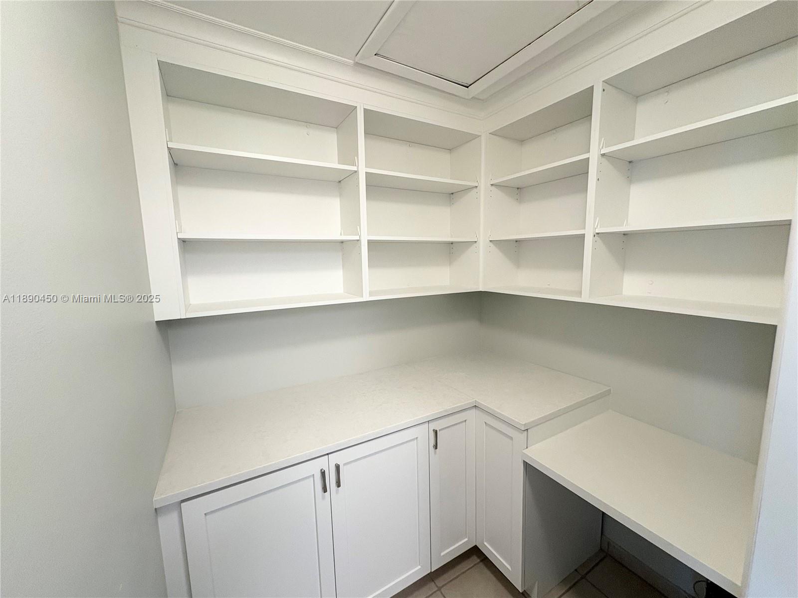 CLUB QUARTERS AT RAINTREE - Residential Lease