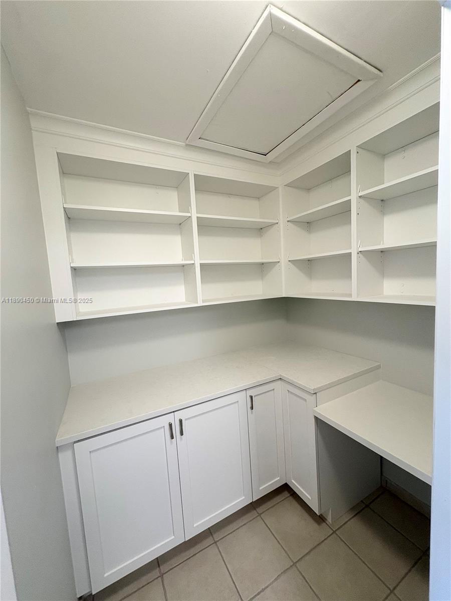 CLUB QUARTERS AT RAINTREE - Residential Lease