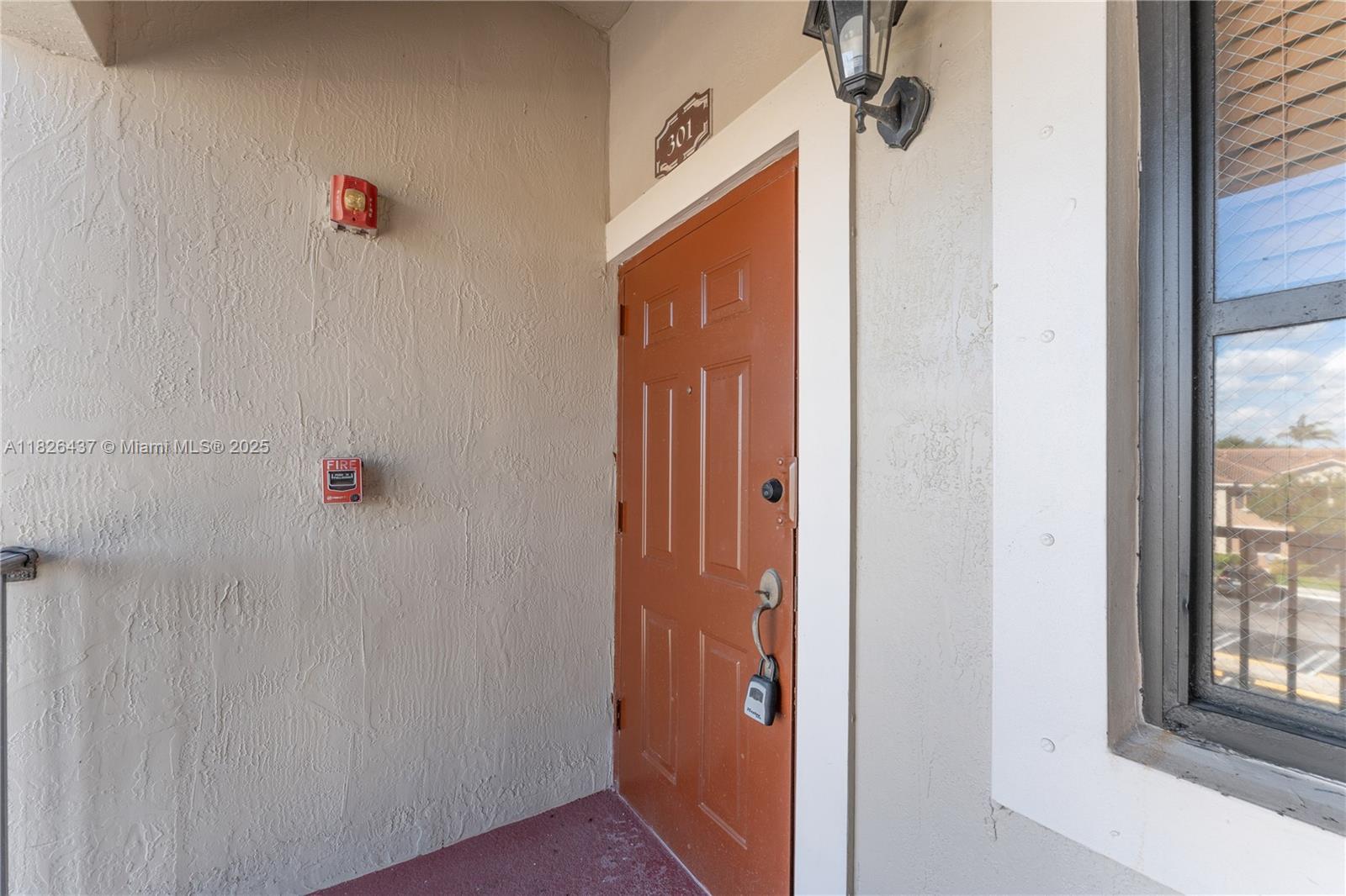 THE COURTS AT BAYSHORE II - Residential Lease