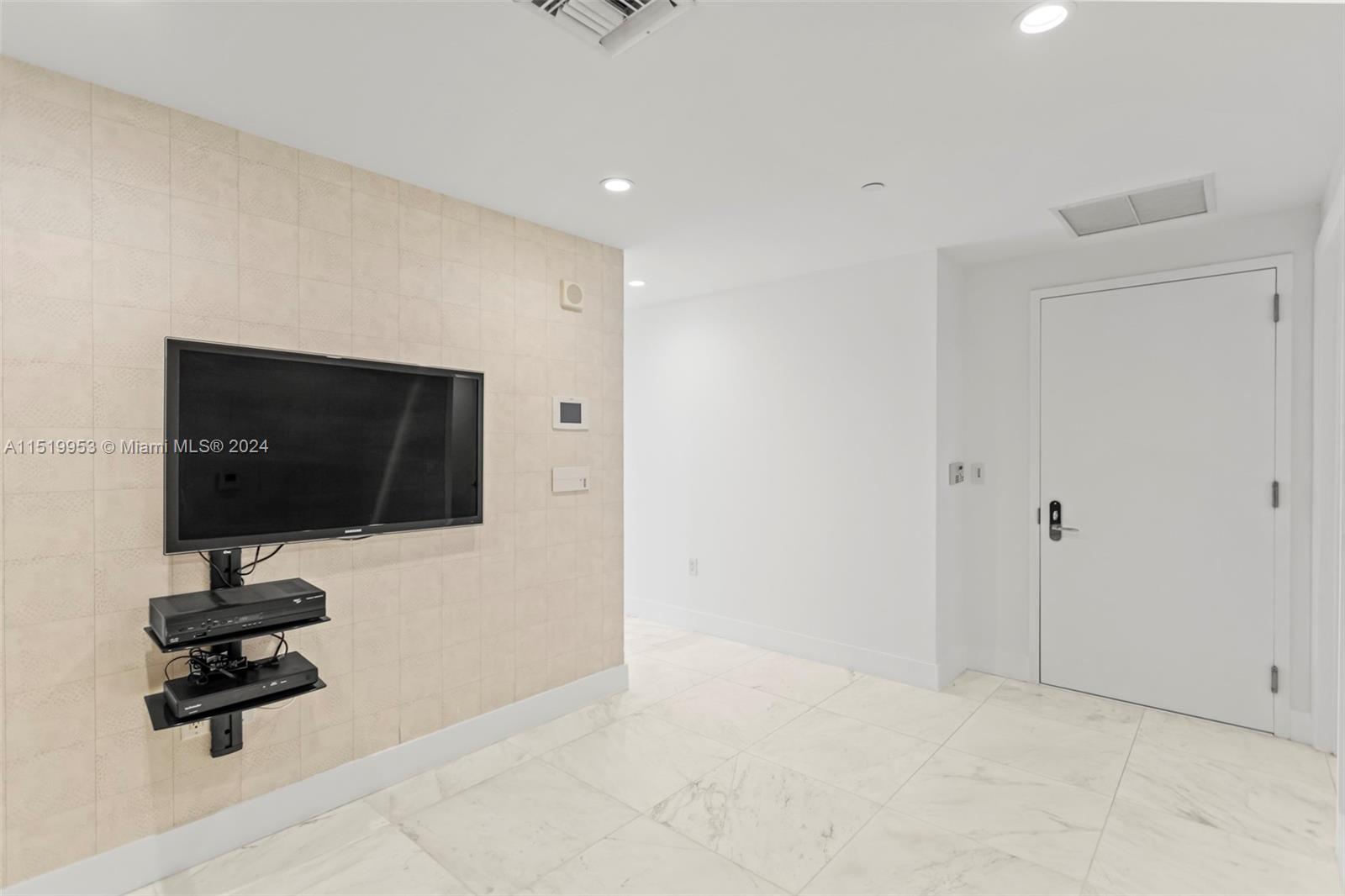 JADE OCEAN CONDO - Residential Lease