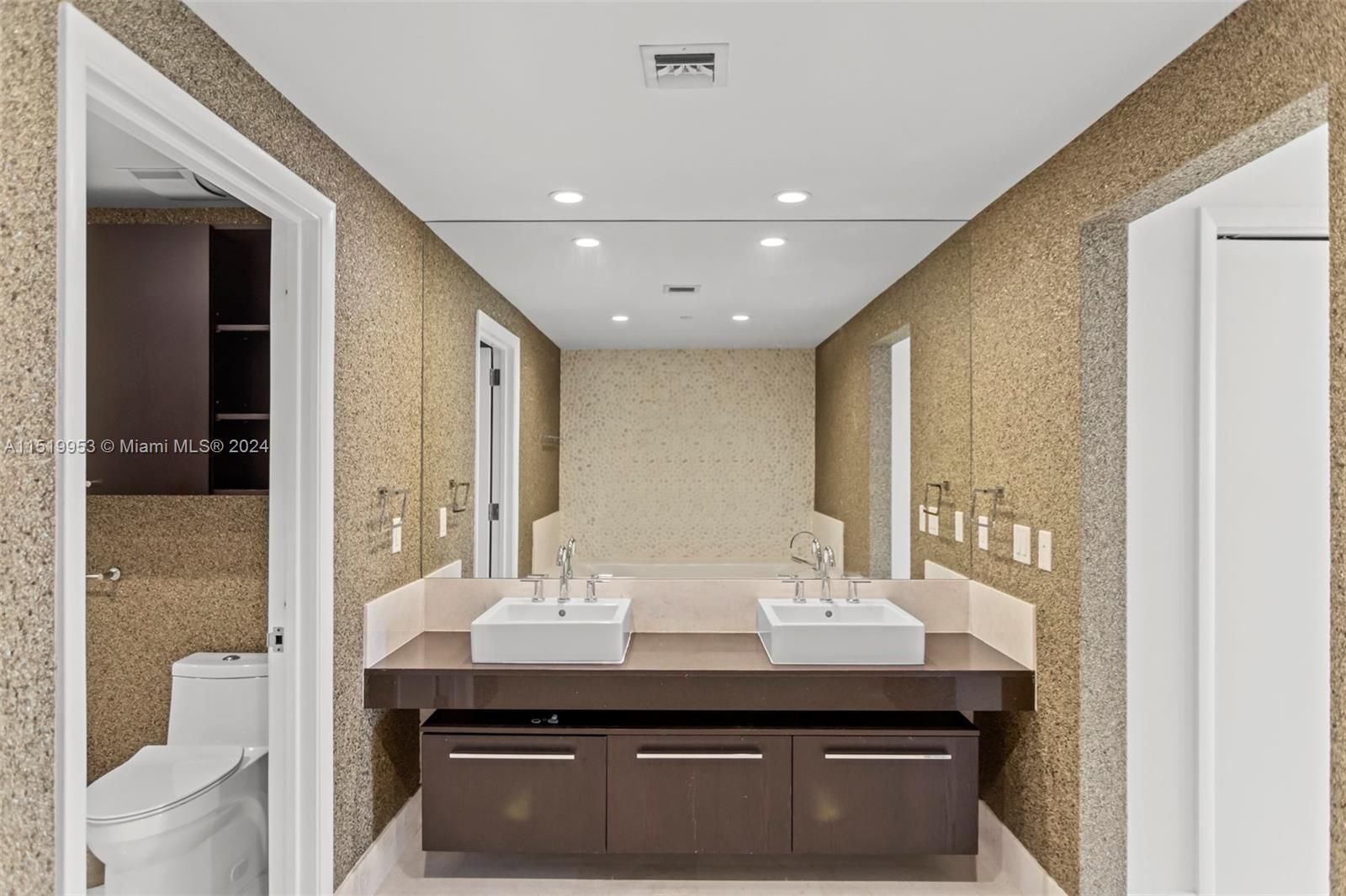 JADE OCEAN CONDO - Residential Lease