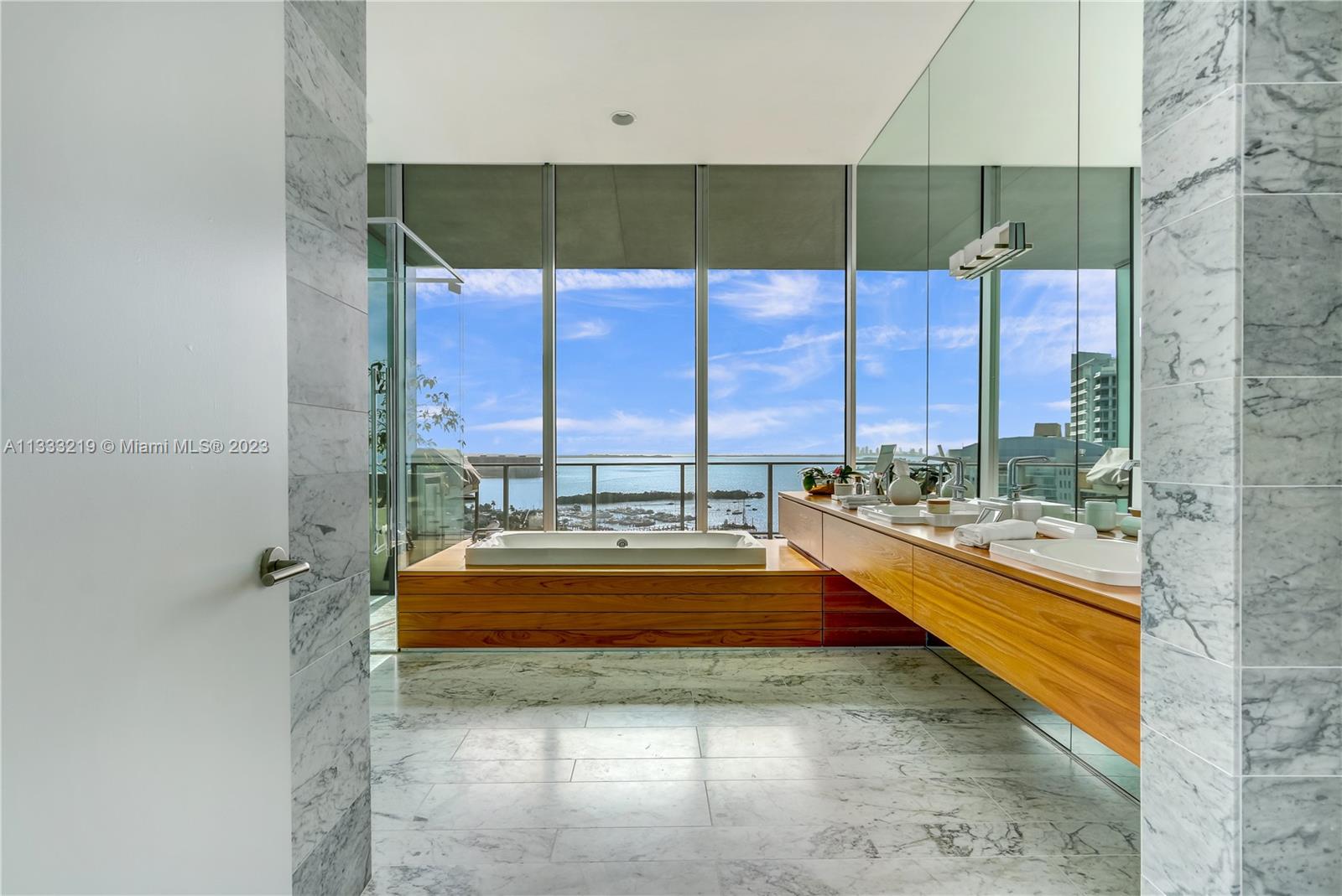 DINNER KEY - Residential