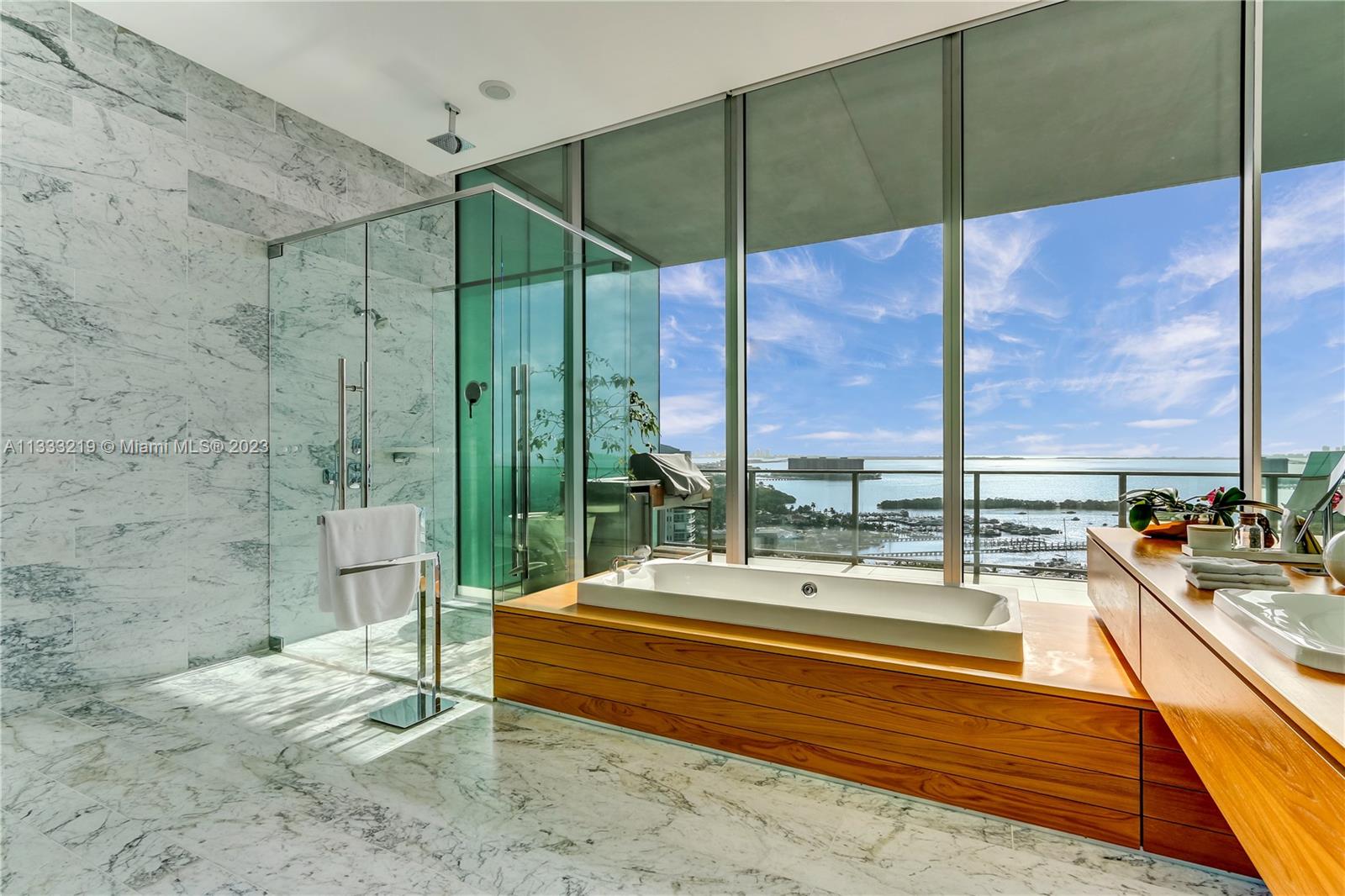 DINNER KEY - Residential