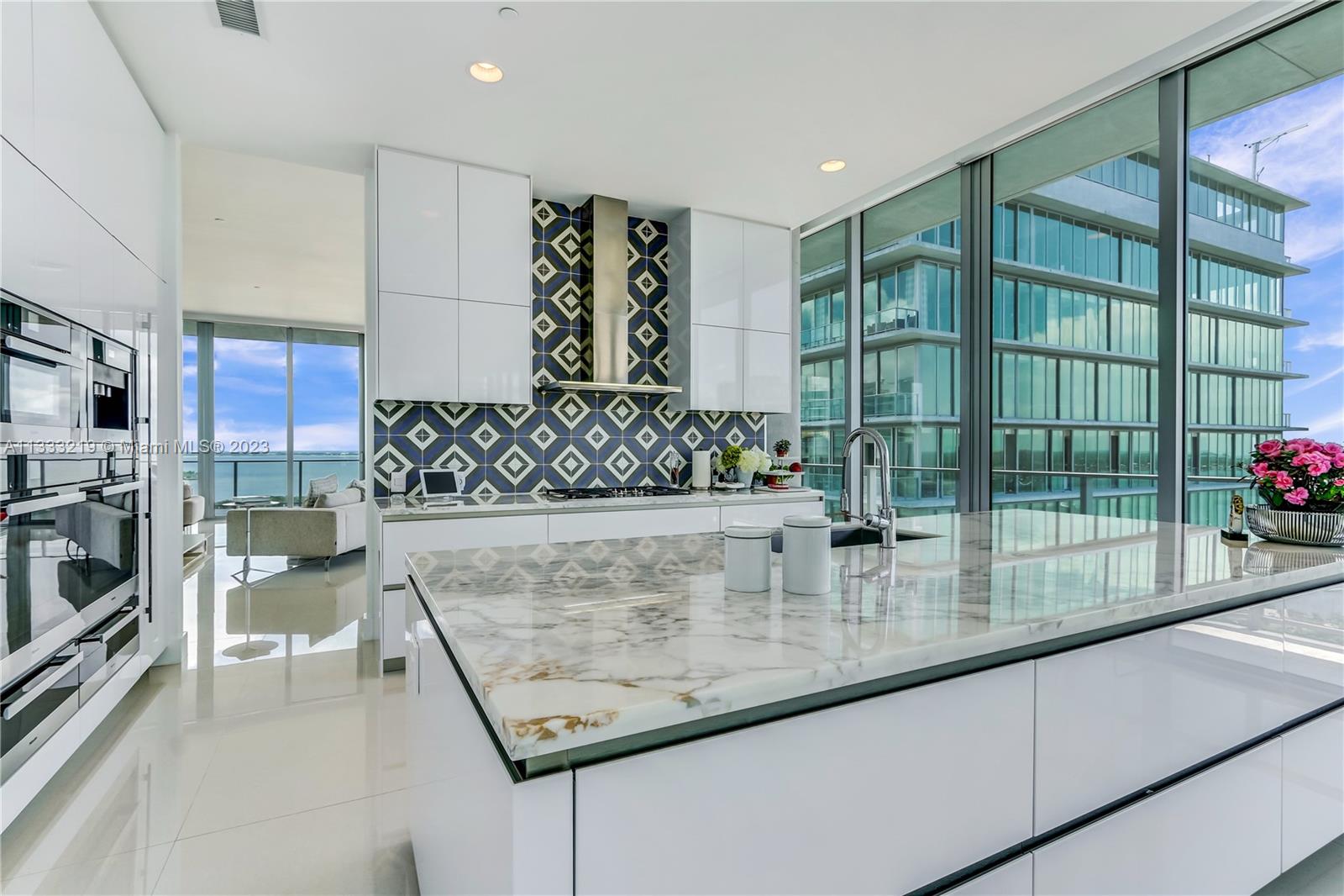 DINNER KEY - Residential