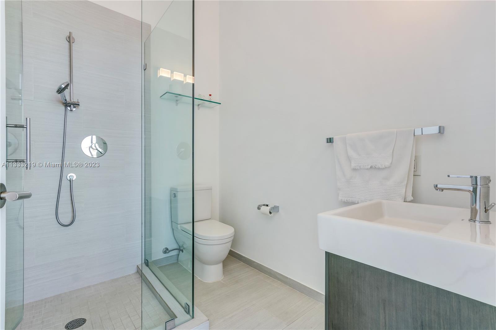 DINNER KEY - Residential