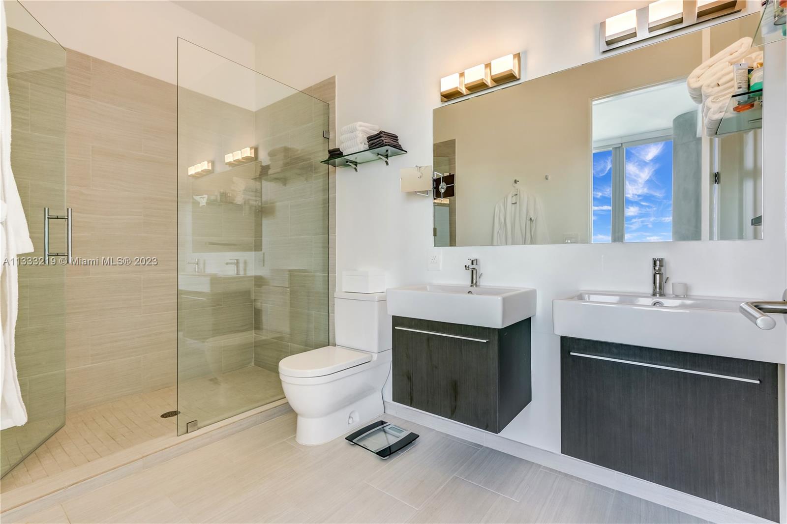 DINNER KEY - Residential