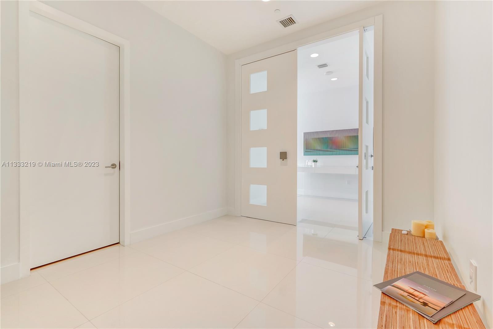 DINNER KEY - Residential