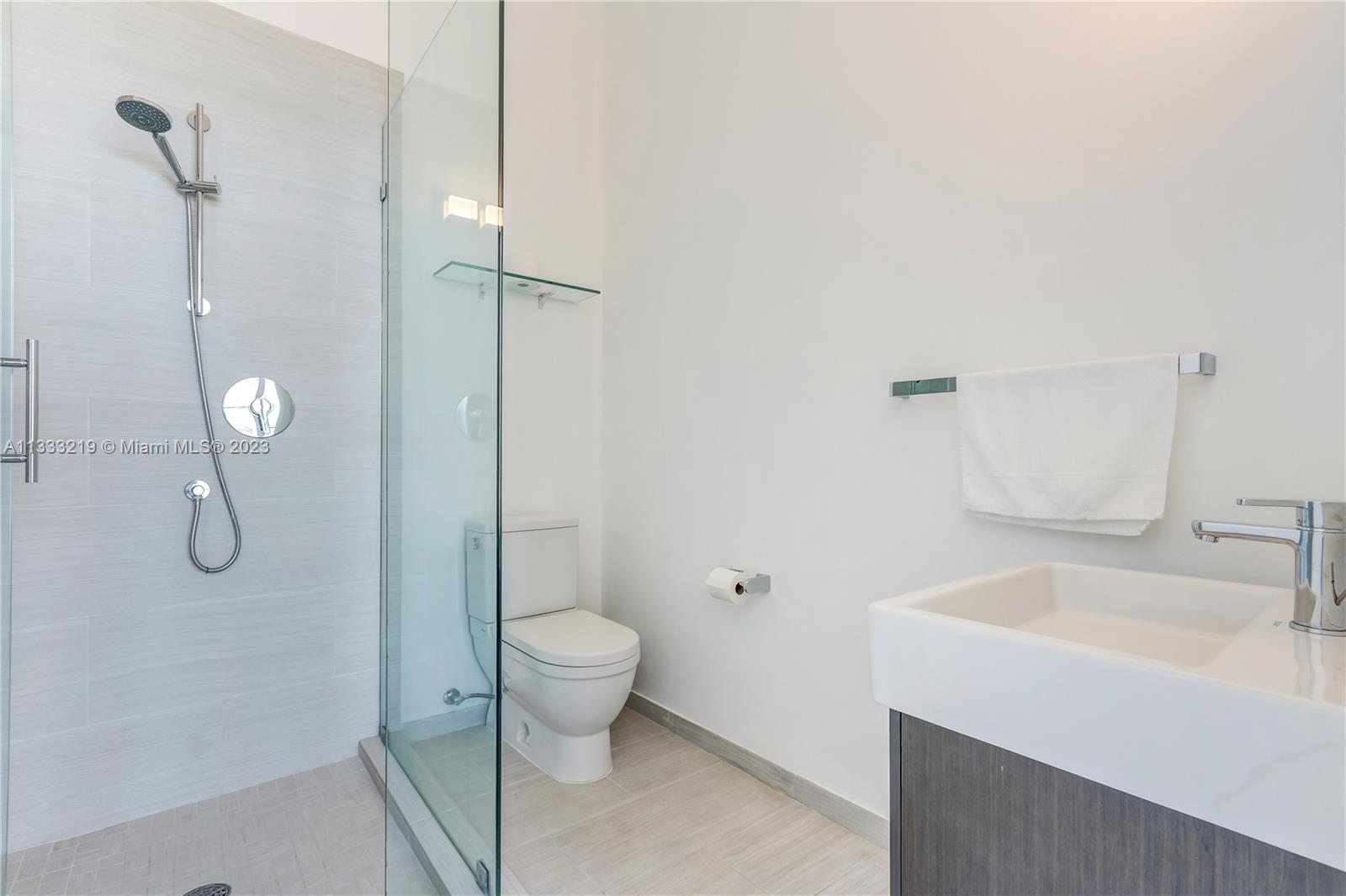 DINNER KEY - Residential