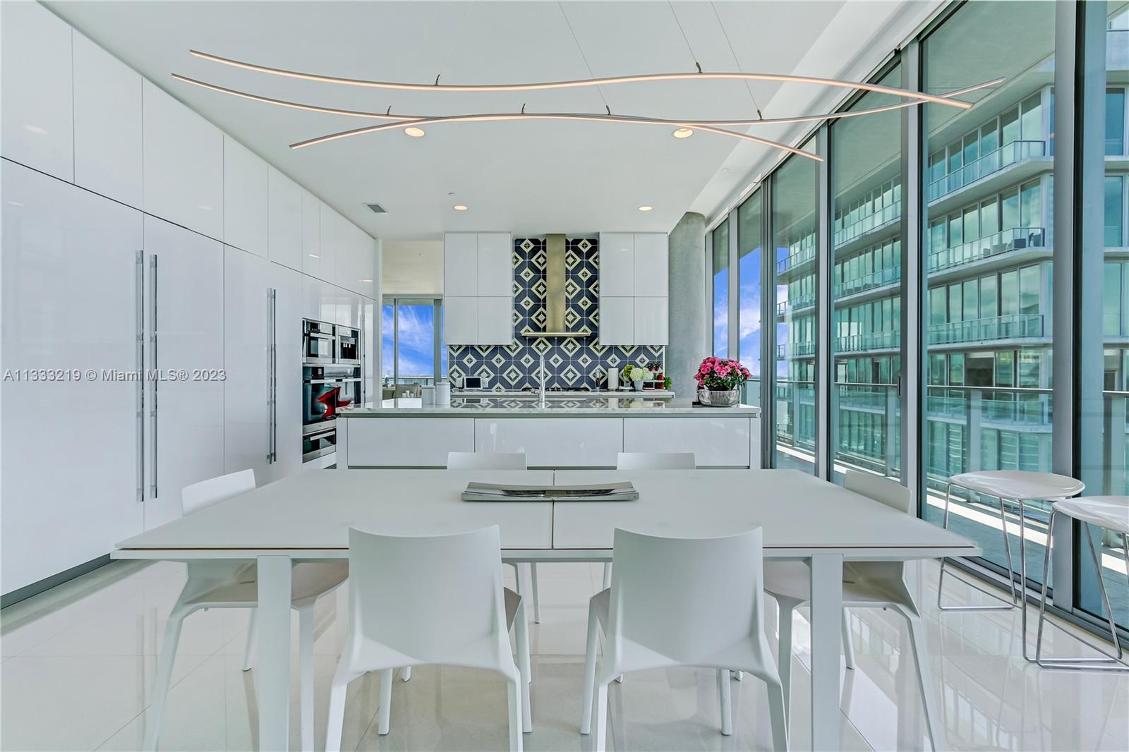 DINNER KEY - Residential