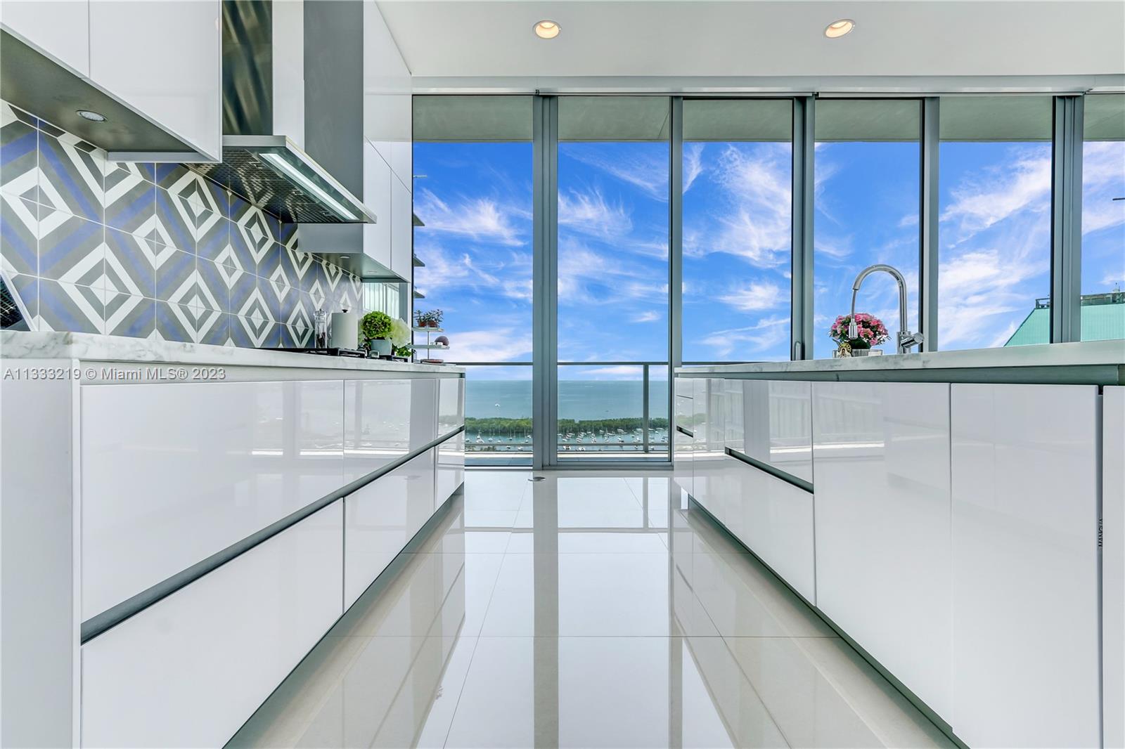 DINNER KEY - Residential