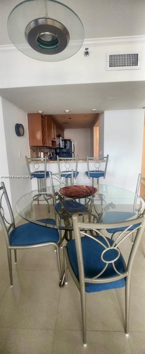 THE DECOPLAGE CONDO - Residential