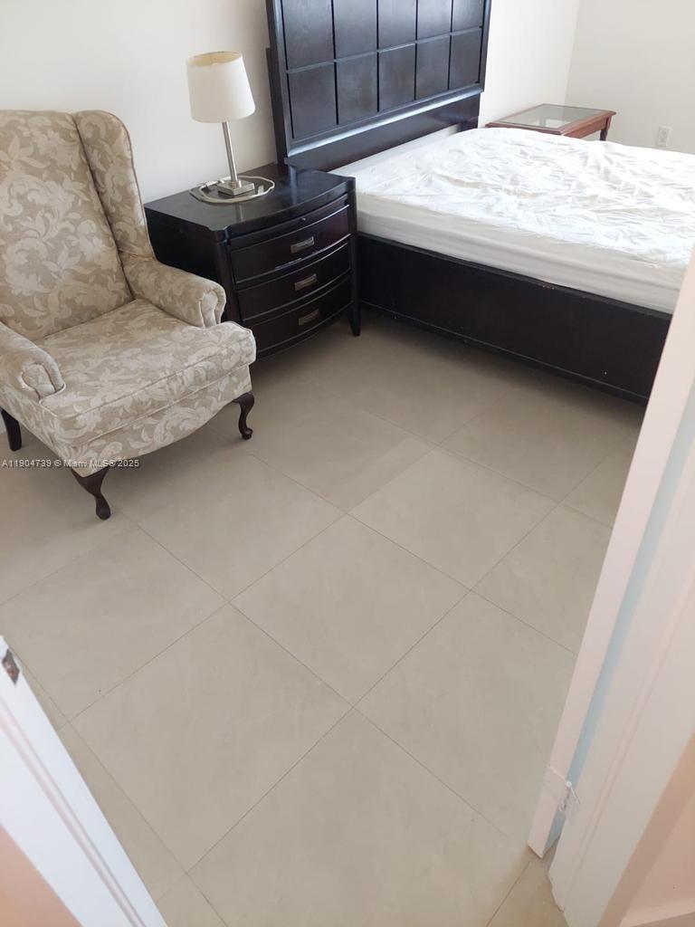 THE DECOPLAGE CONDO - Residential