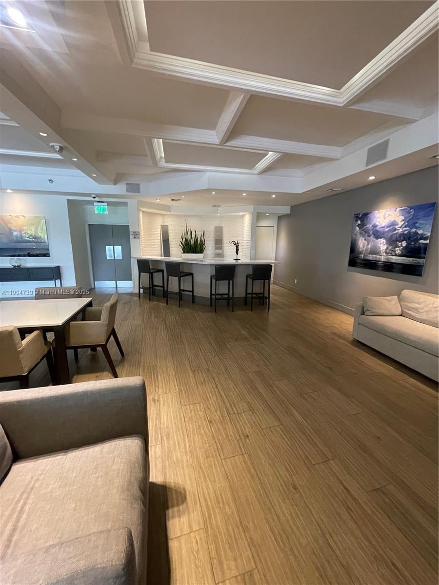 THE DECOPLAGE CONDO - Residential