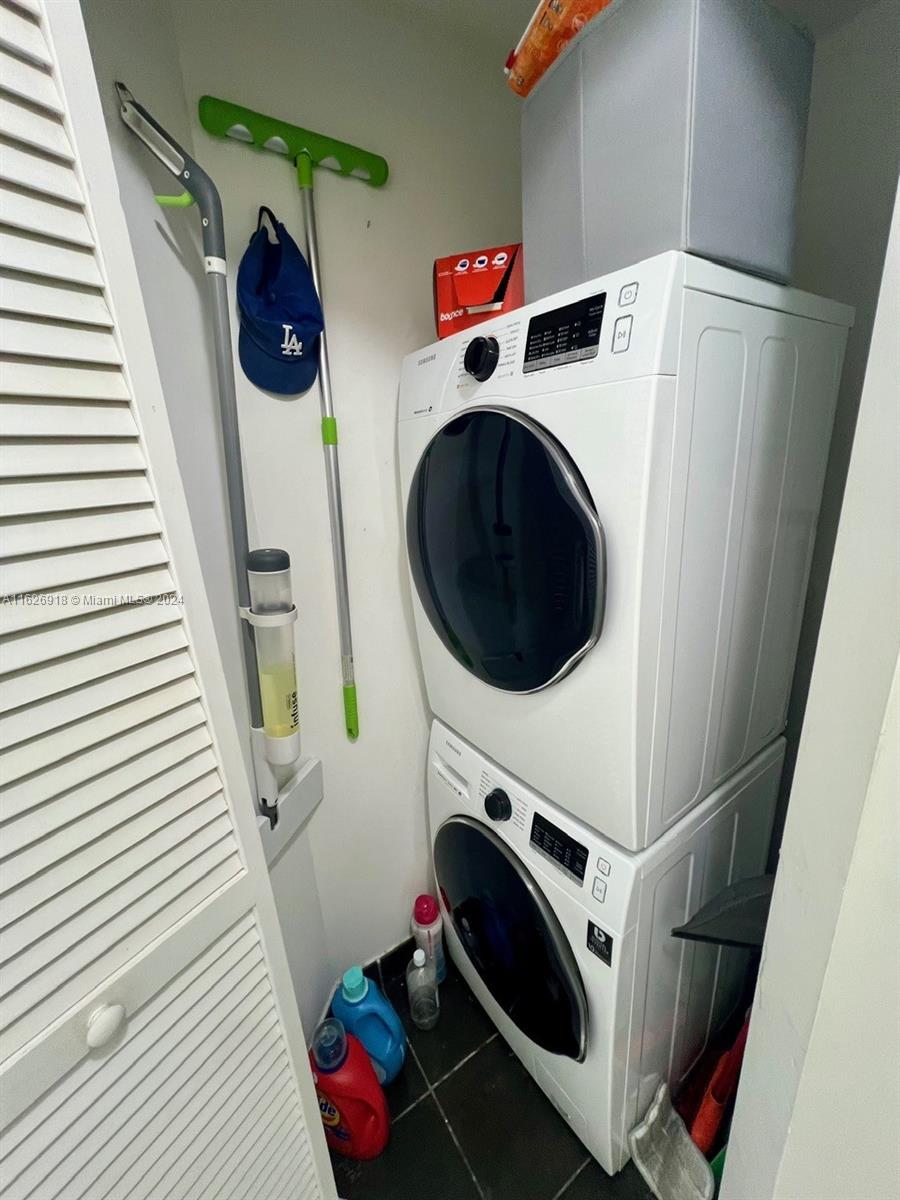 THE AXIS ON BRICKELL II C - Residential Lease