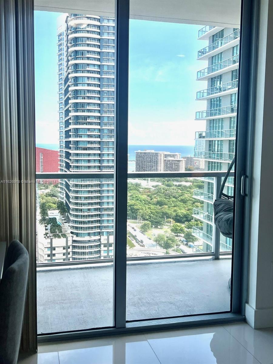 THE AXIS ON BRICKELL II C - Residential Lease