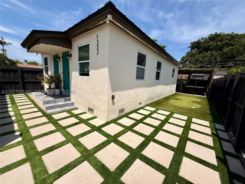 Photo of 1332 NE 5th Ave #1, Fort Lauderdale, FL 33304 (MLS # A12078846)