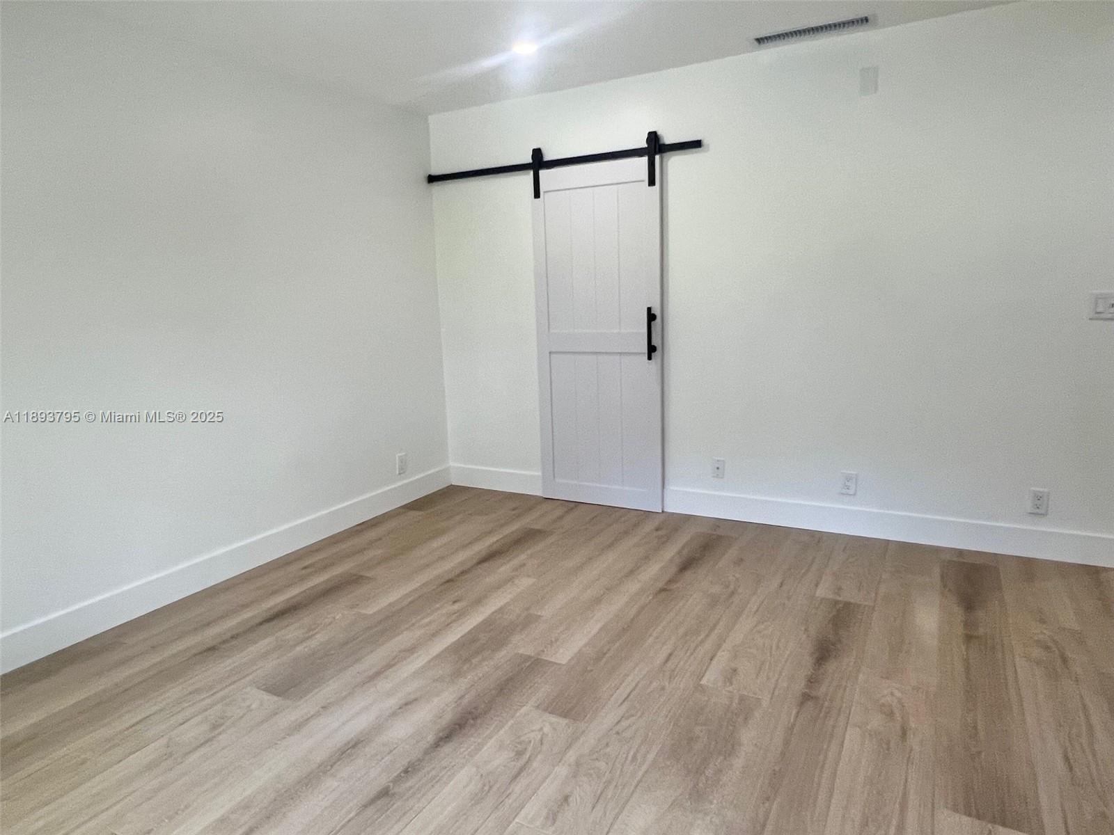 RIVER REACH CONDOMINIUM I - Residential